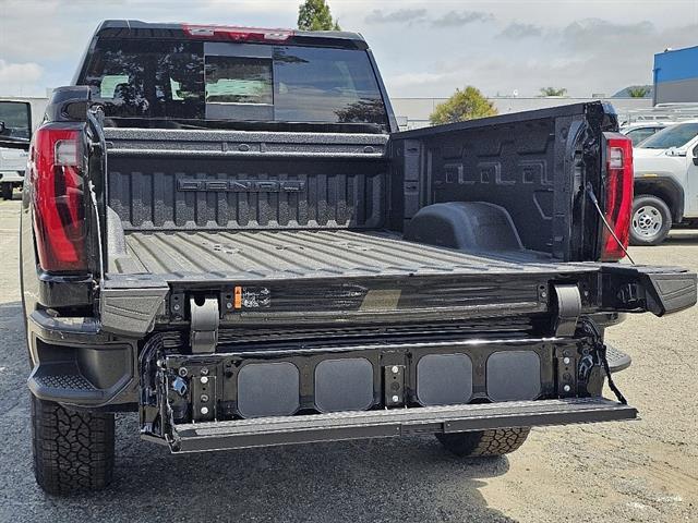 2024 GMC Sierra 2500HD 4WD Crew Cab Standard Bed Denali 14