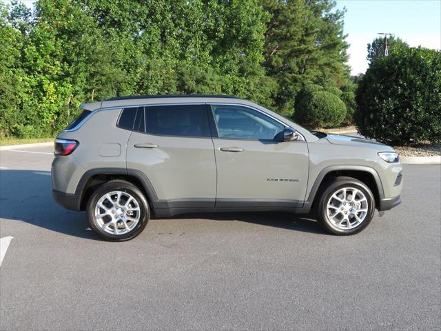 2023 Jeep Compass Latitude Lux FWD