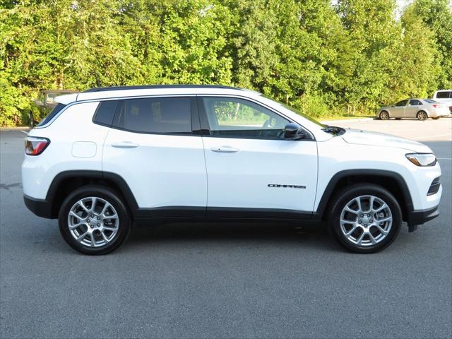 2023 Jeep Compass Latitude Lux FWD