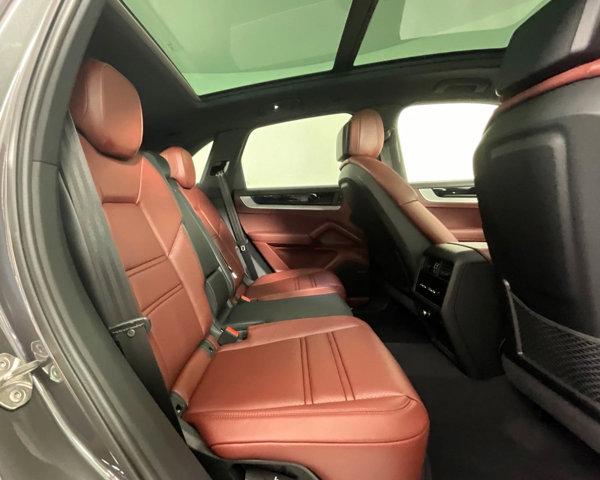 2024 Porsche Cayenne AWD