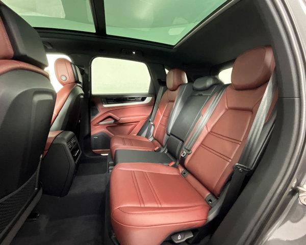 2024 Porsche Cayenne AWD