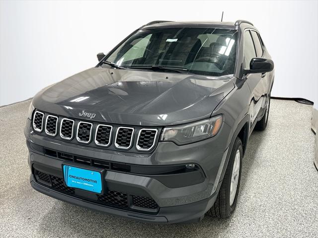 2024 Jeep Compass COMPASS LATITUDE 4X4