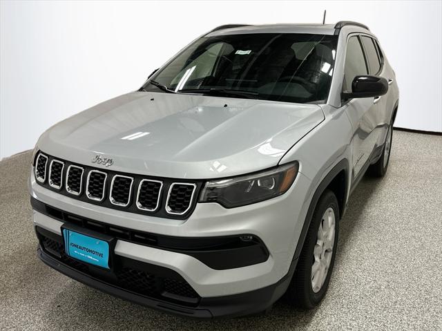 2024 Jeep Compass COMPASS LATITUDE LUX 4X4