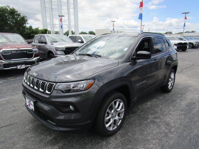 2024 Jeep Compass COMPASS LATITUDE LUX 4X4