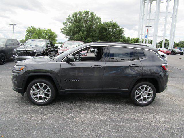 2024 Jeep Compass COMPASS LATITUDE LUX 4X4