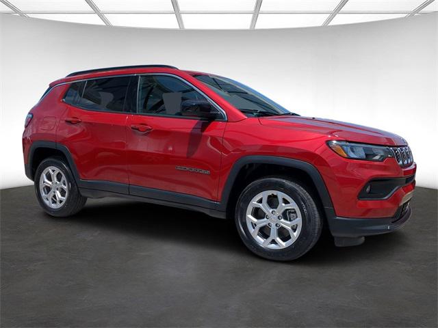 2024 Jeep Compass COMPASS LATITUDE 4X4