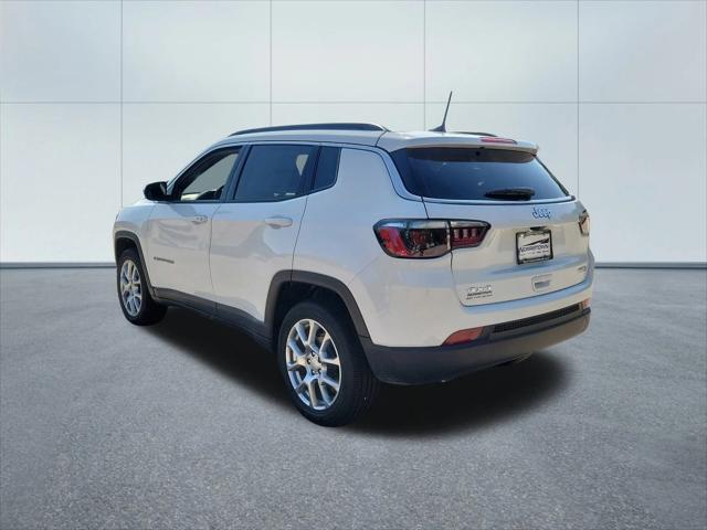 2024 Jeep Compass COMPASS LATITUDE LUX 4X4