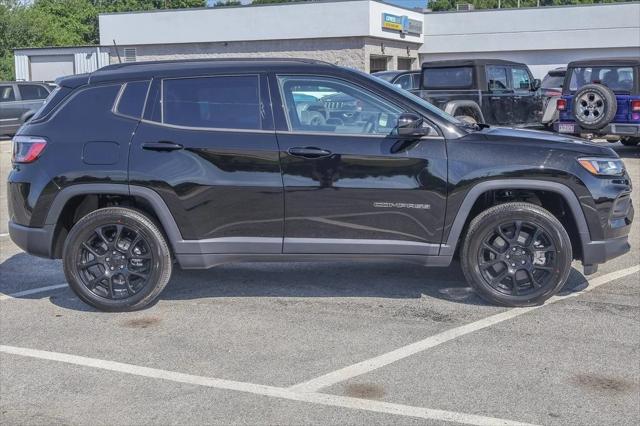 2024 Jeep Compass COMPASS LATITUDE 4X4