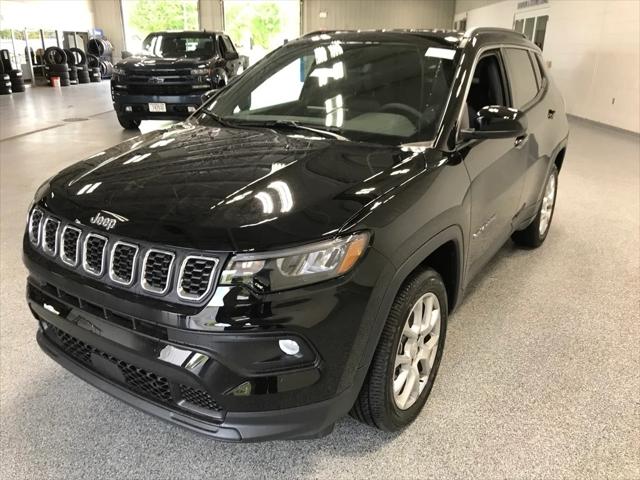 2024 Jeep Compass COMPASS LATITUDE LUX 4X4