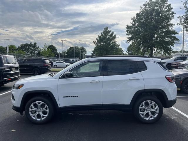 2024 Jeep Compass COMPASS LATITUDE 4X4