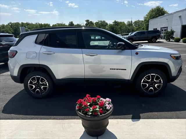 2024 Jeep Compass COMPASS TRAILHAWK 4X4