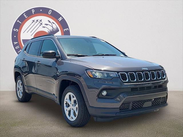 2024 Jeep Compass COMPASS LATITUDE 4X4