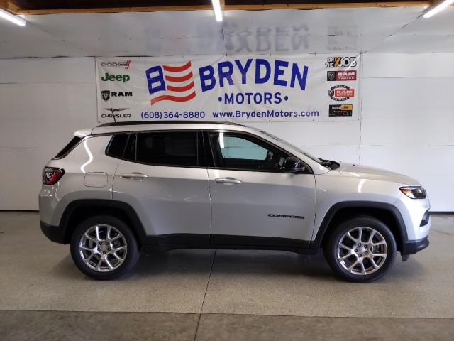 2024 Jeep Compass COMPASS LATITUDE LUX 4X4