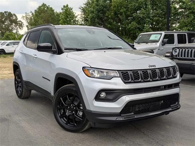 2024 Jeep Compass COMPASS LATITUDE 4X4