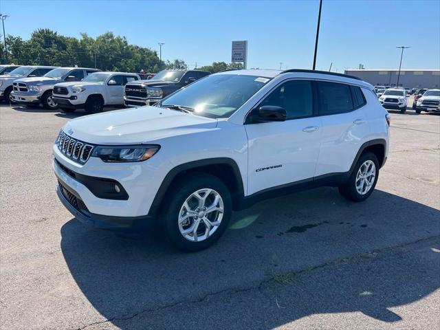 2024 Jeep Compass COMPASS LATITUDE 4X4