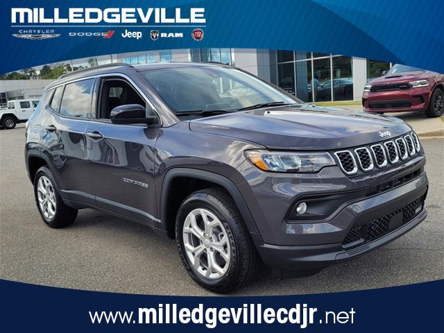 2024 Jeep Compass COMPASS LATITUDE 4X4