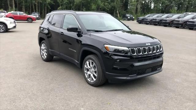 2024 Jeep Compass COMPASS LATITUDE LUX 4X4