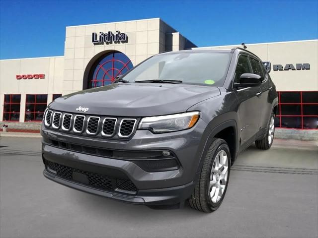 2024 Jeep Compass COMPASS LATITUDE LUX 4X4