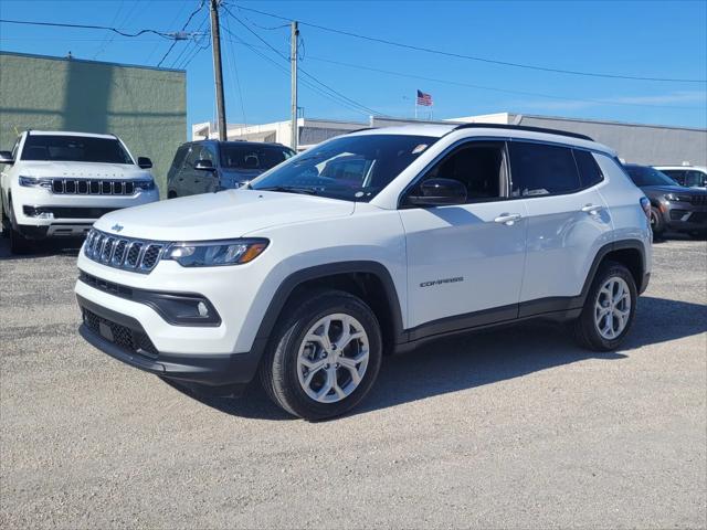 2024 Jeep Compass COMPASS LATITUDE 4X4