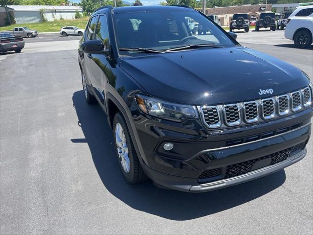 2024 Jeep Compass COMPASS LATITUDE LUX 4X4