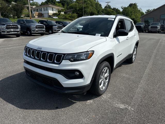 2024 Jeep Compass COMPASS LATITUDE 4X4