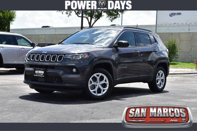 2024 Jeep Compass COMPASS LATITUDE 4X4