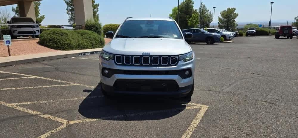 2024 Jeep Compass COMPASS LATITUDE 4X4