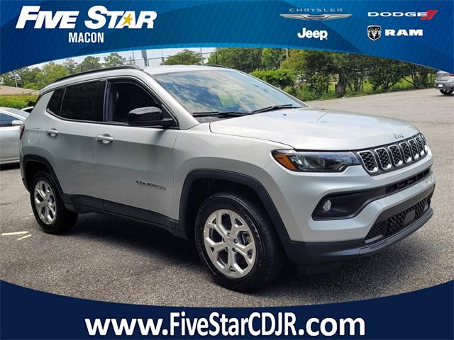 2024 Jeep Compass COMPASS LATITUDE 4X4