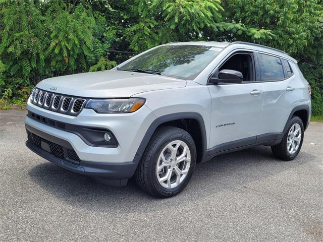 2024 Jeep Compass COMPASS LATITUDE 4X4