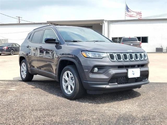 2024 Jeep Compass COMPASS LATITUDE 4X4