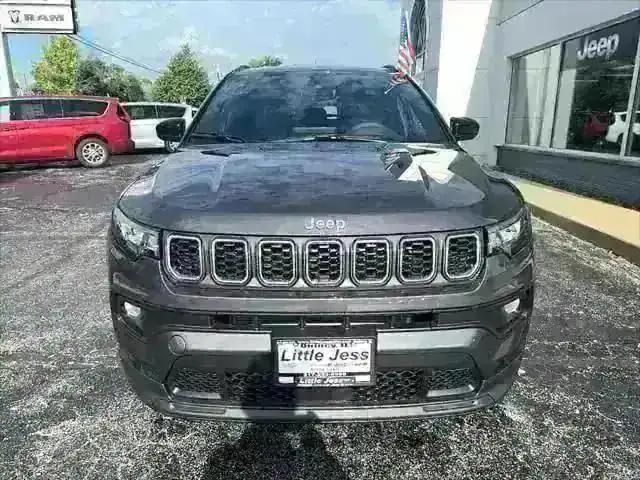 2024 Jeep Compass COMPASS LATITUDE LUX 4X4