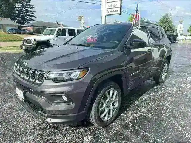 2024 Jeep Compass COMPASS LATITUDE LUX 4X4