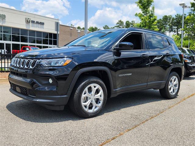 2024 Jeep Compass COMPASS LATITUDE 4X4