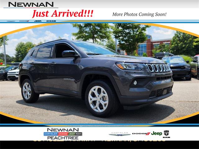 2024 Jeep Compass COMPASS LATITUDE 4X4