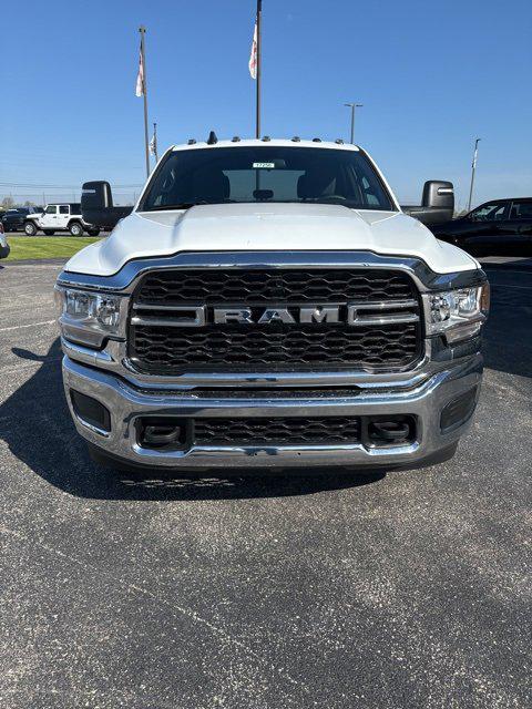 2024 RAM Ram 3500 Chassis Cab RAM 3500 TRADESMAN CREW CAB CHASSIS 4X4 60 CA