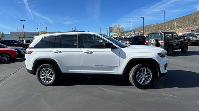 2023 Jeep Grand Cherokee Laredo 4x4