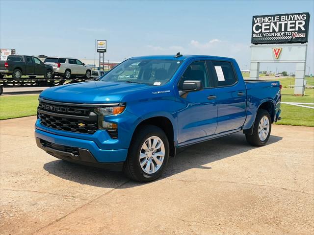 2022 Chevrolet Silverado 1500 4WD Crew Cab Short Bed Custom