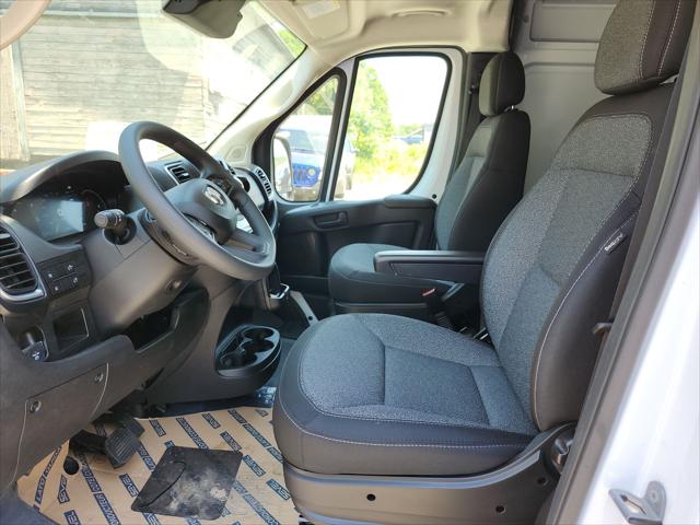 2024 Ram ProMaster Cargo Van SLT High Roof 159" WB EXT
