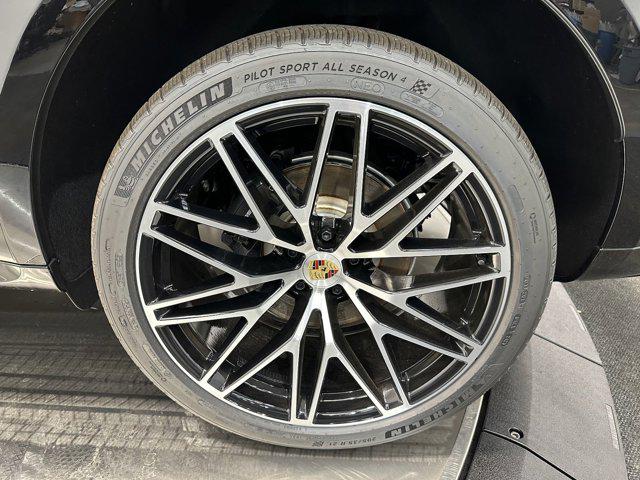 2024 Porsche Macan AWD