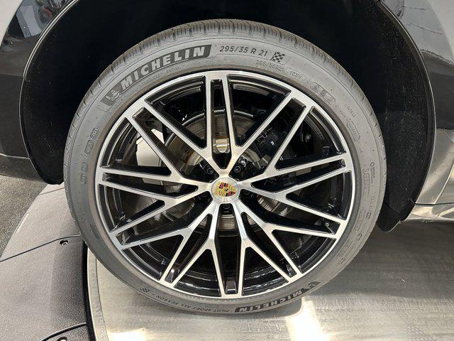 2024 Porsche Macan AWD