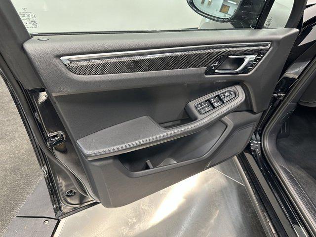 2024 Porsche Macan AWD