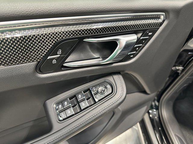 2024 Porsche Macan AWD