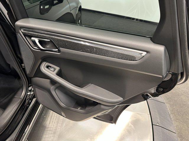 2024 Porsche Macan AWD
