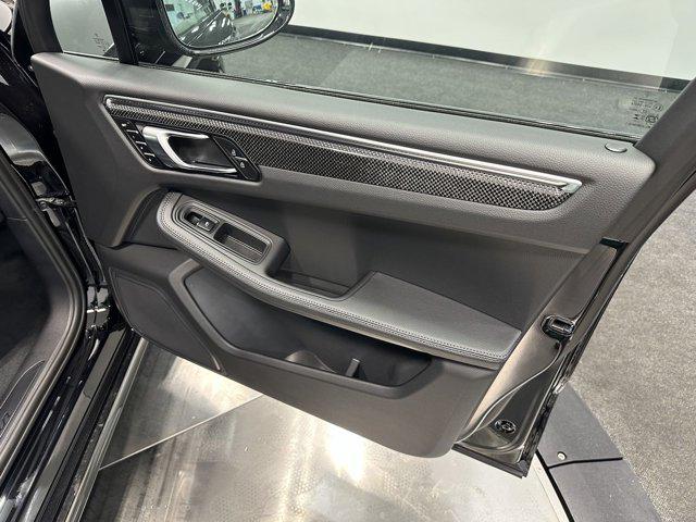 2024 Porsche Macan AWD
