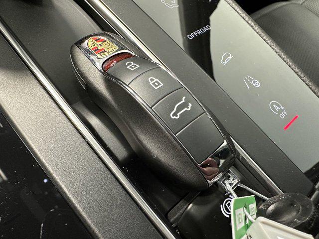 2024 Porsche Macan AWD
