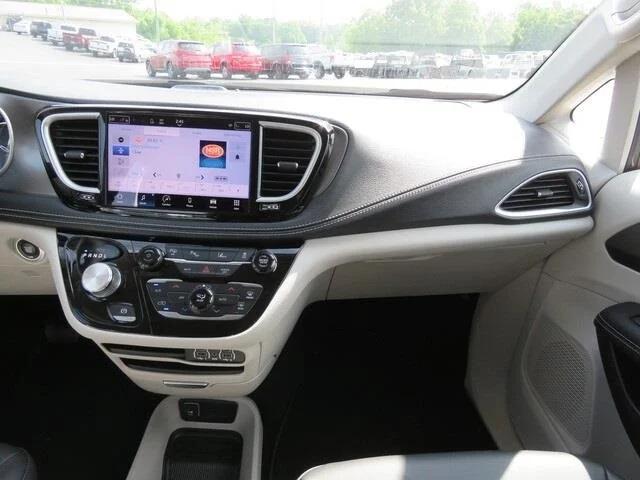 2023 Chrysler Pacifica Hybrid Touring L