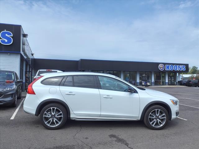2018 Volvo V60 Cross Country T5