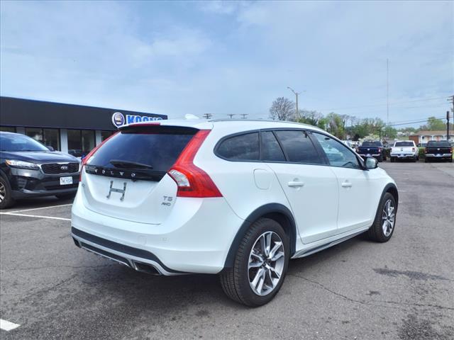 2018 Volvo V60 Cross Country T5