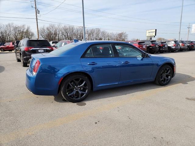 2023 Chrysler Chrysler 300 300 TOURING