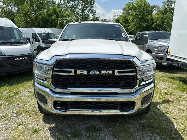 2024 RAM Ram 5500 Chassis Cab RAM 5500 TRADESMAN CHASSIS REGULAR CAB 4X4 84 CA